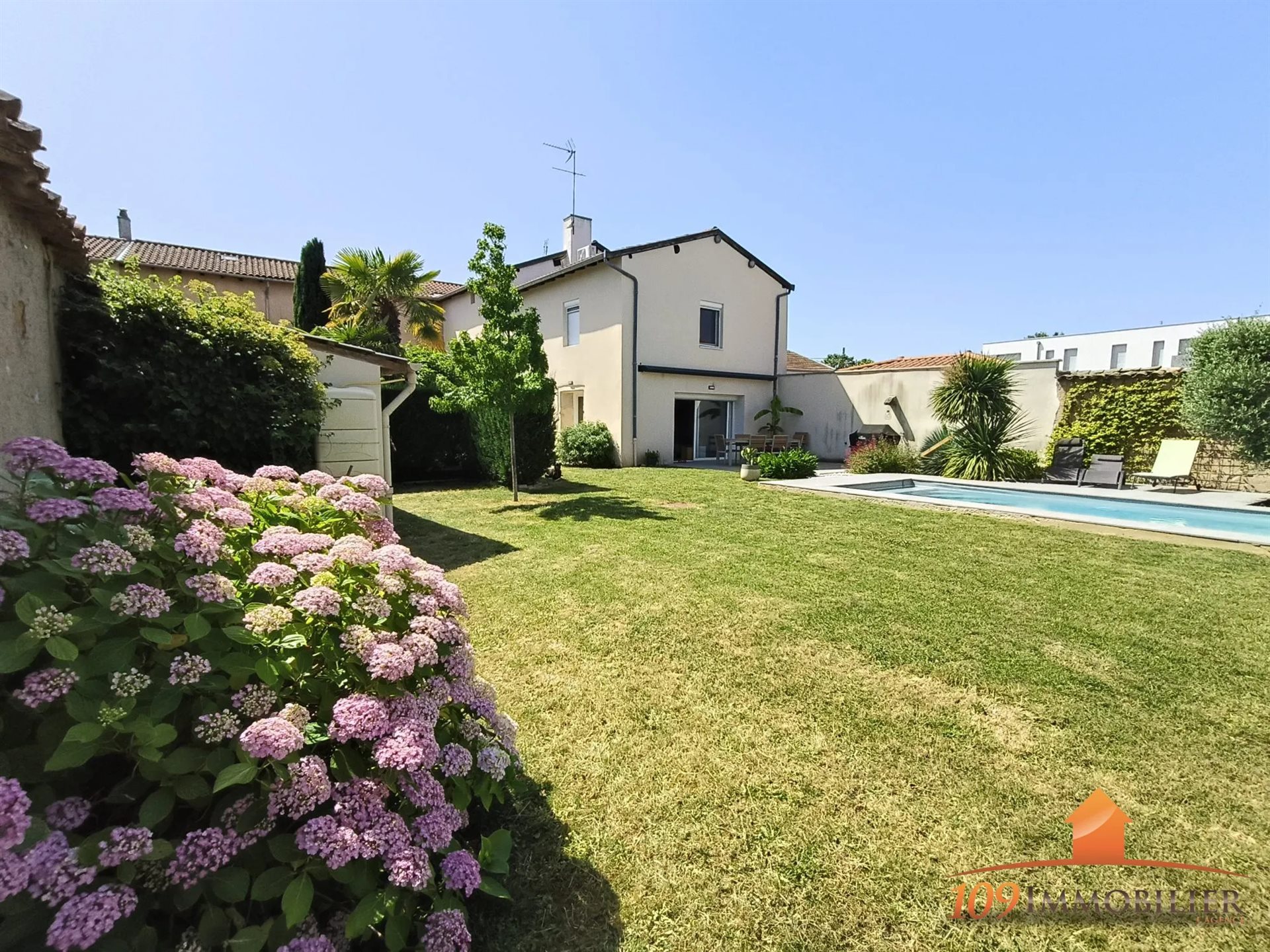 Maison à vendre, 165m², Arnas