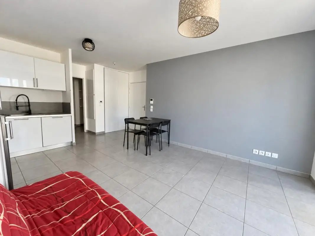 Appartement à louer, 46m², Saint-Priest