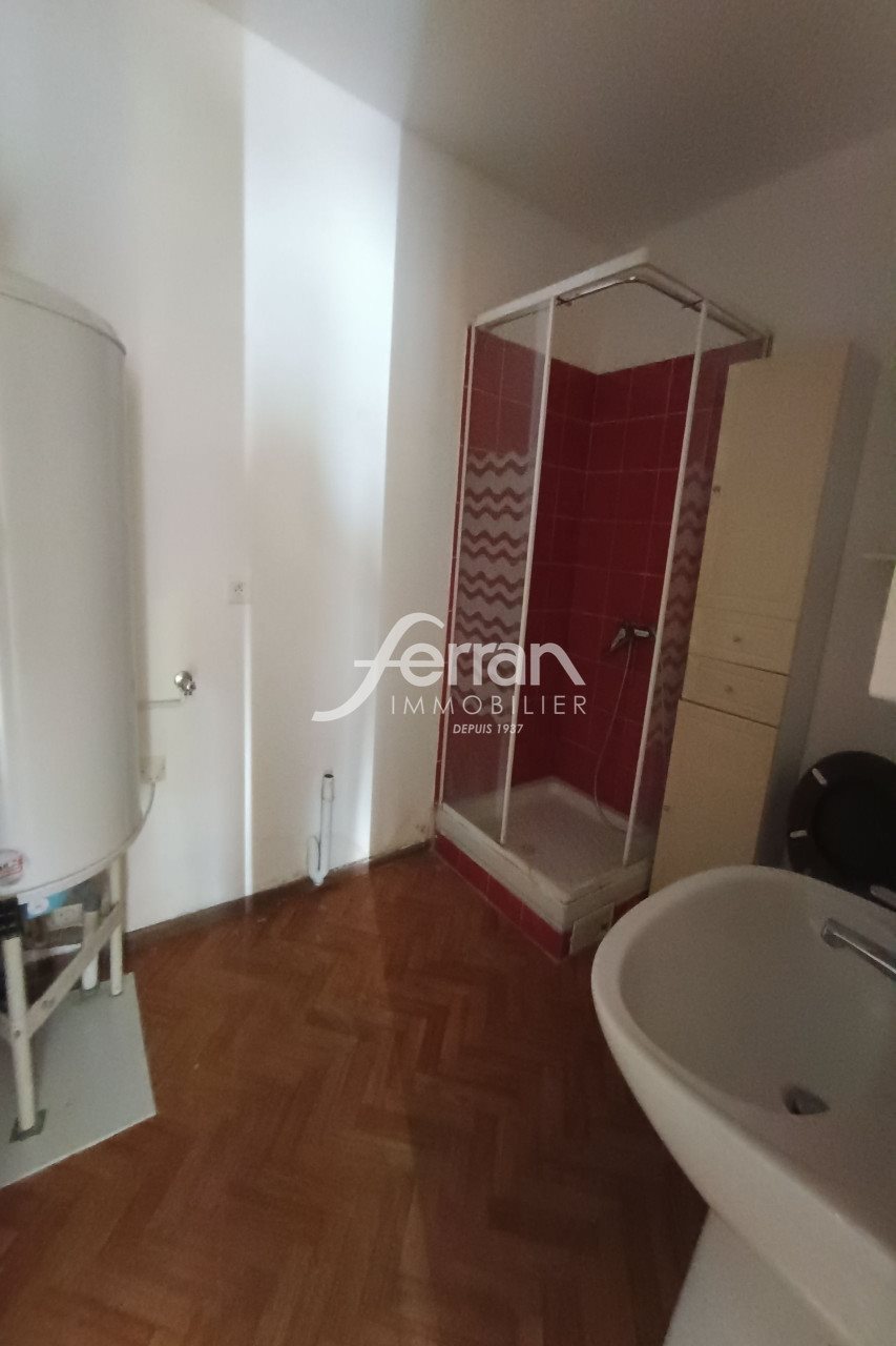 Appartement à louer, 32m², Callas