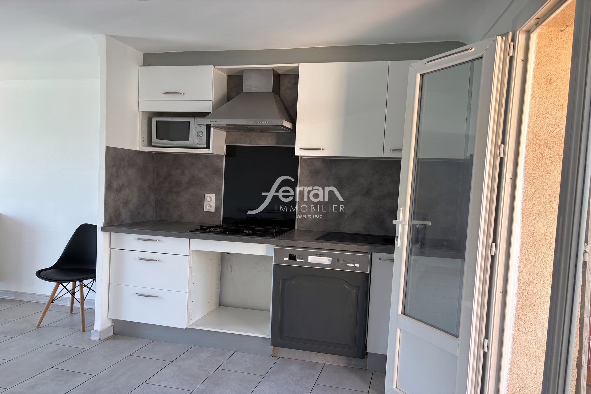 Appartement à louer, 53m², Entrecasteaux