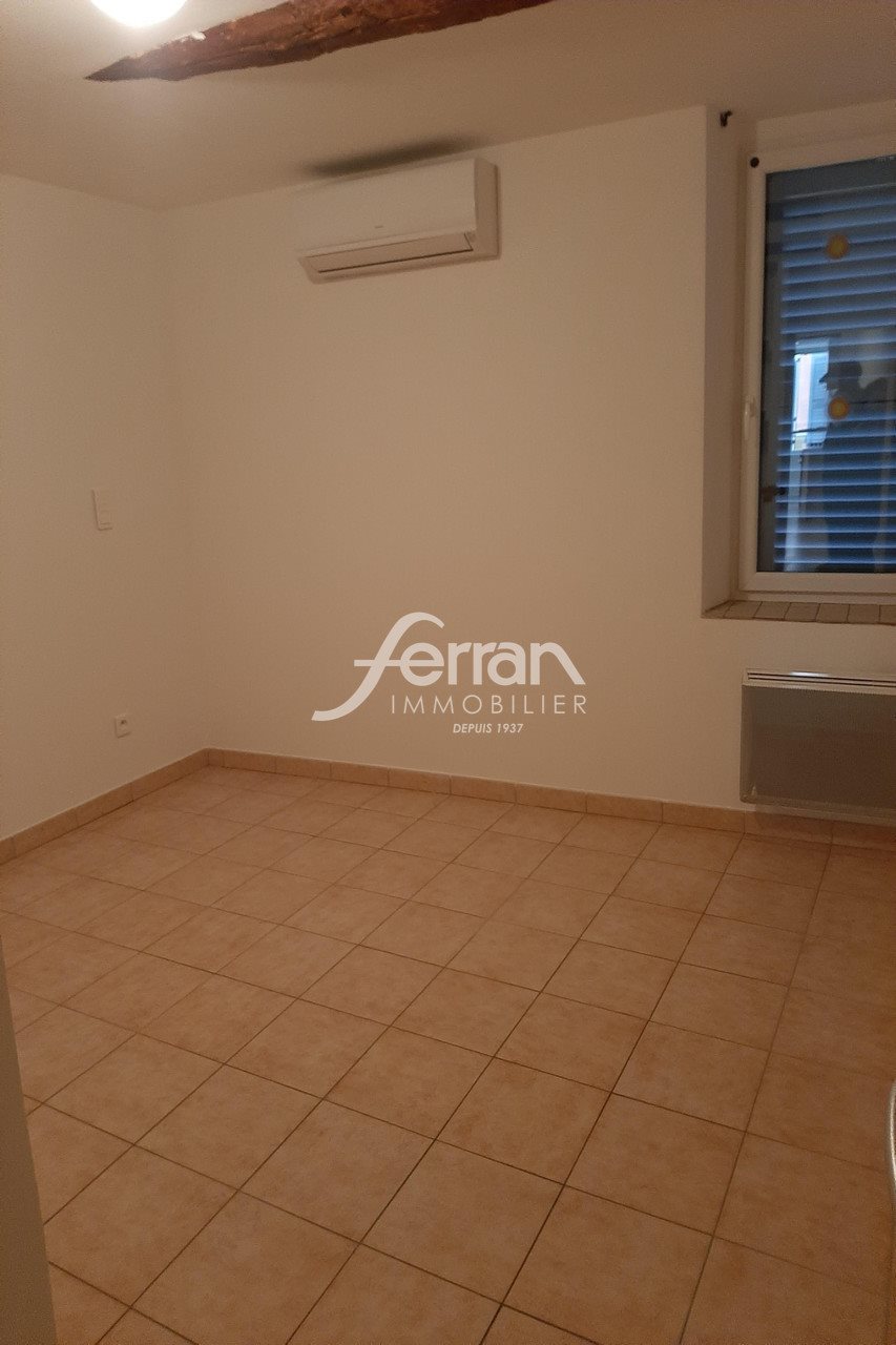 Appartement à louer, 40m², Trans-en-Provence