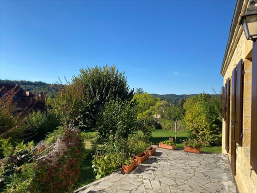 4 pièces 120 m² · à Sarlat-la-Canéda · 120 m² · 248 000 €