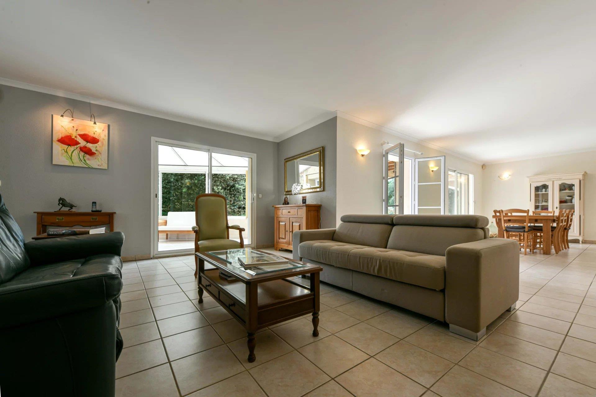 Maison à vendre, 243m², Uzès
