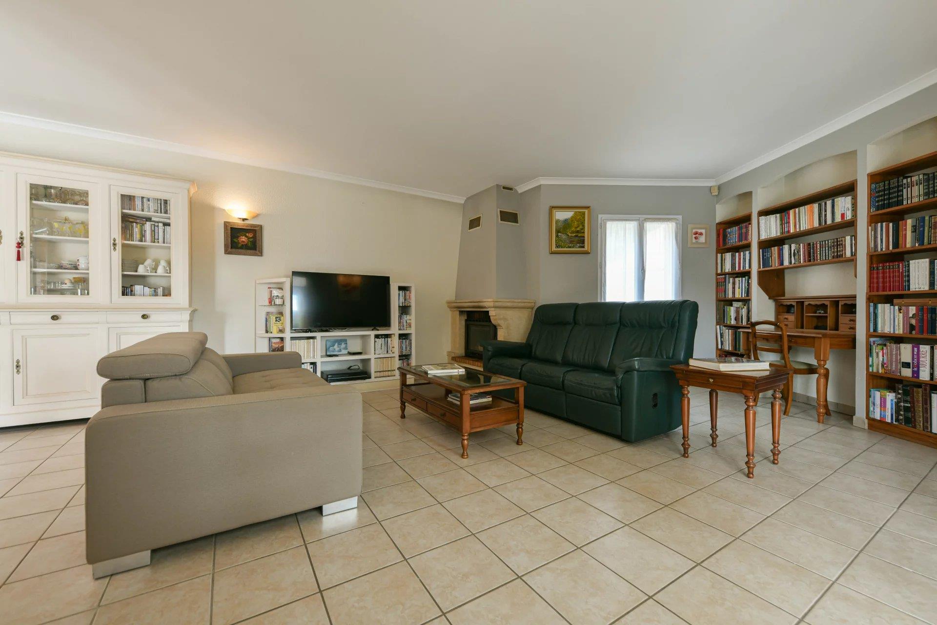Maison à vendre, 243m², Uzès