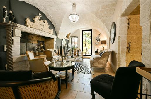 10 pièces 278 m² · à Uzès · 278 m² · 595 000 €