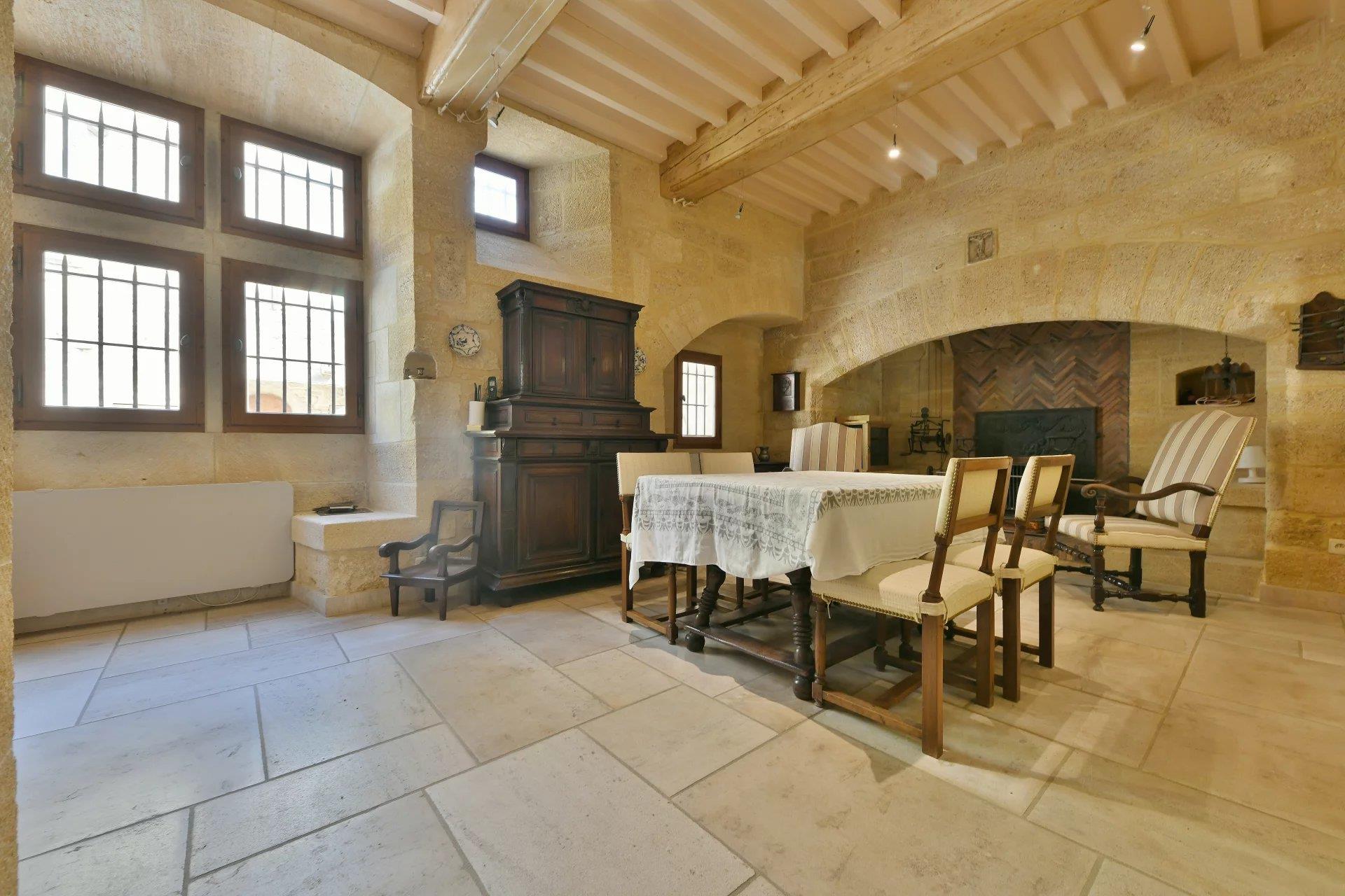 Maison à vendre, 201m², Uzès