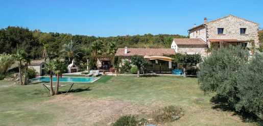 Maison 13 pièces 358 m² · à Uzès · 358 m² · 1 285 000 €