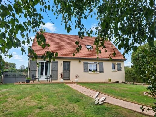 8 pièces 155 m² · à Les Monts d'Aunay · 155 m² · 299 000 €