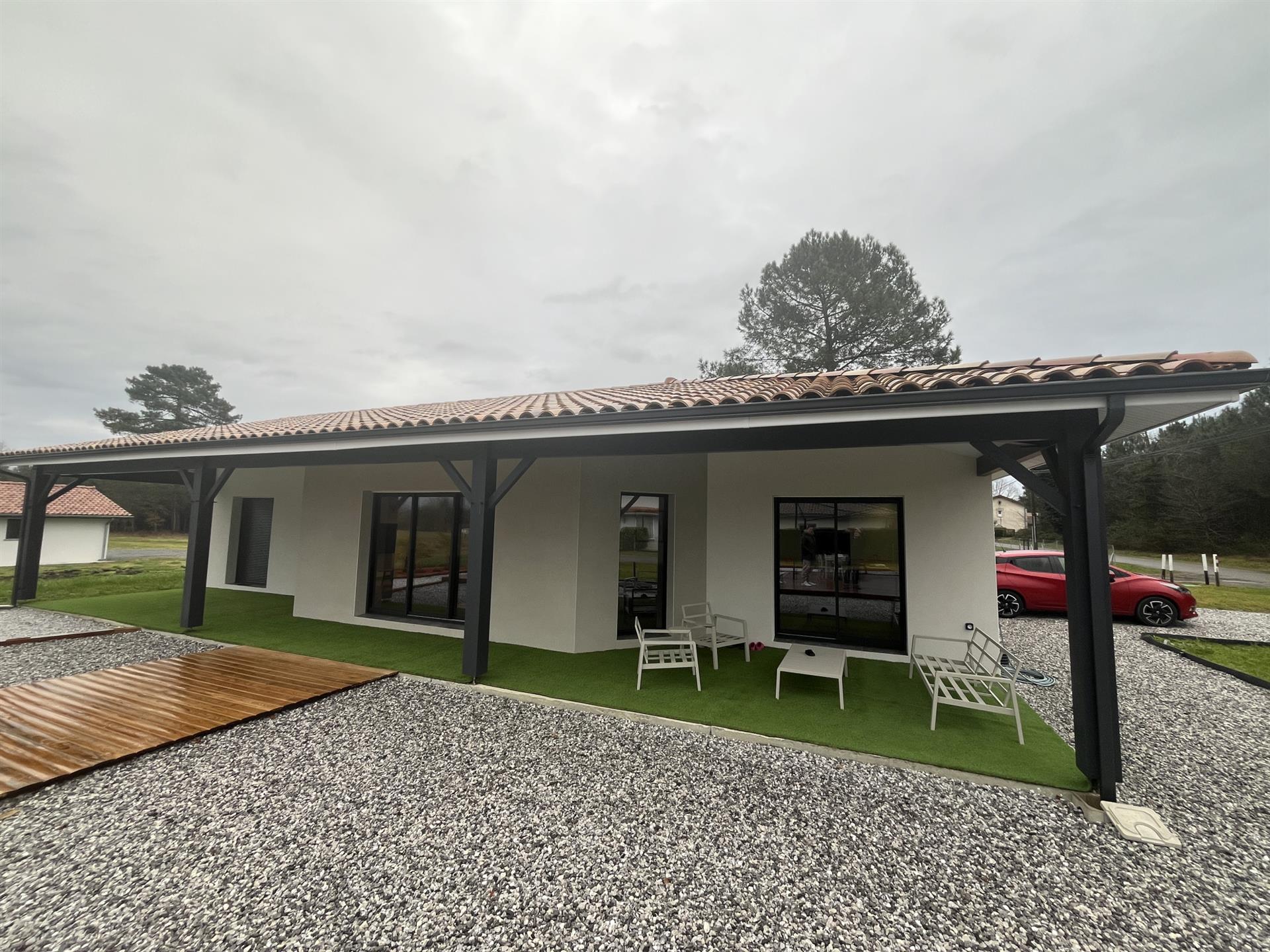 Maison à vendre, 127m², Arengosse