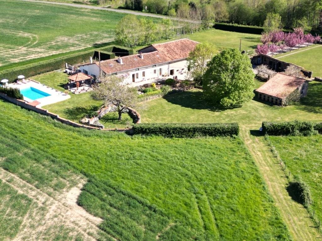 Maison à vendre, 266m², Rouzède