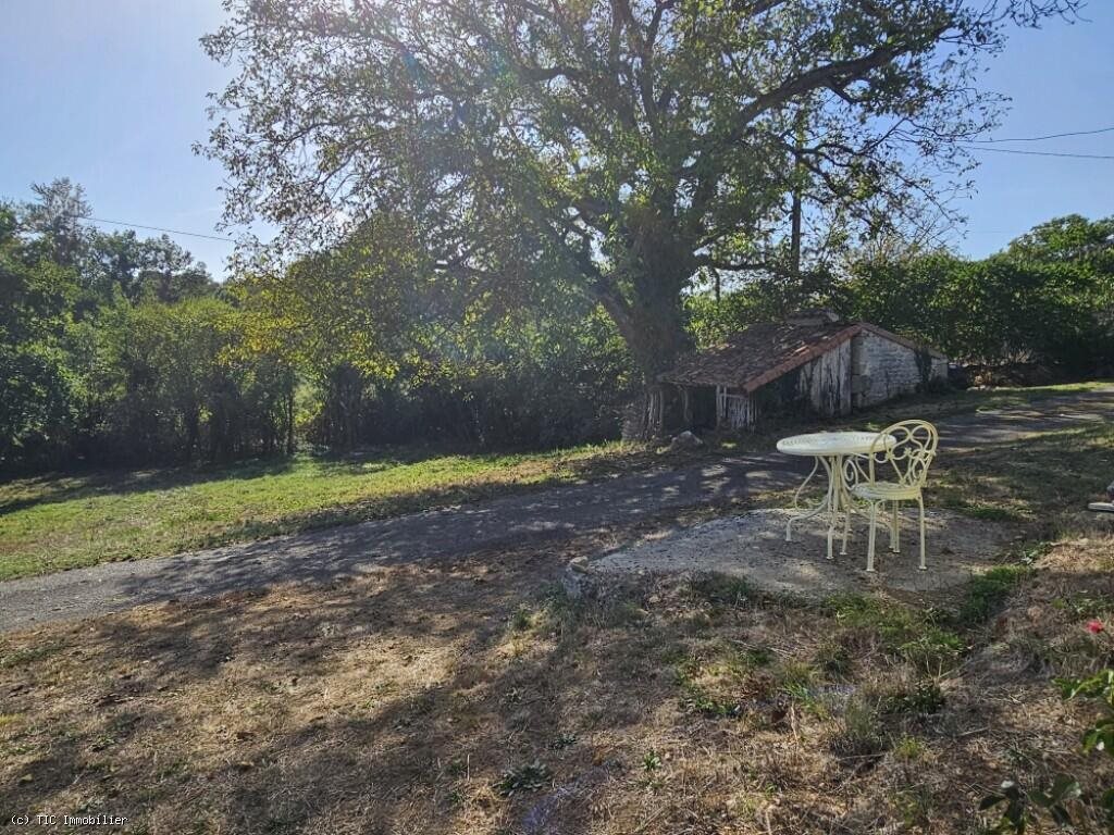 Maison à vendre, 2m², Champagne-Mouton