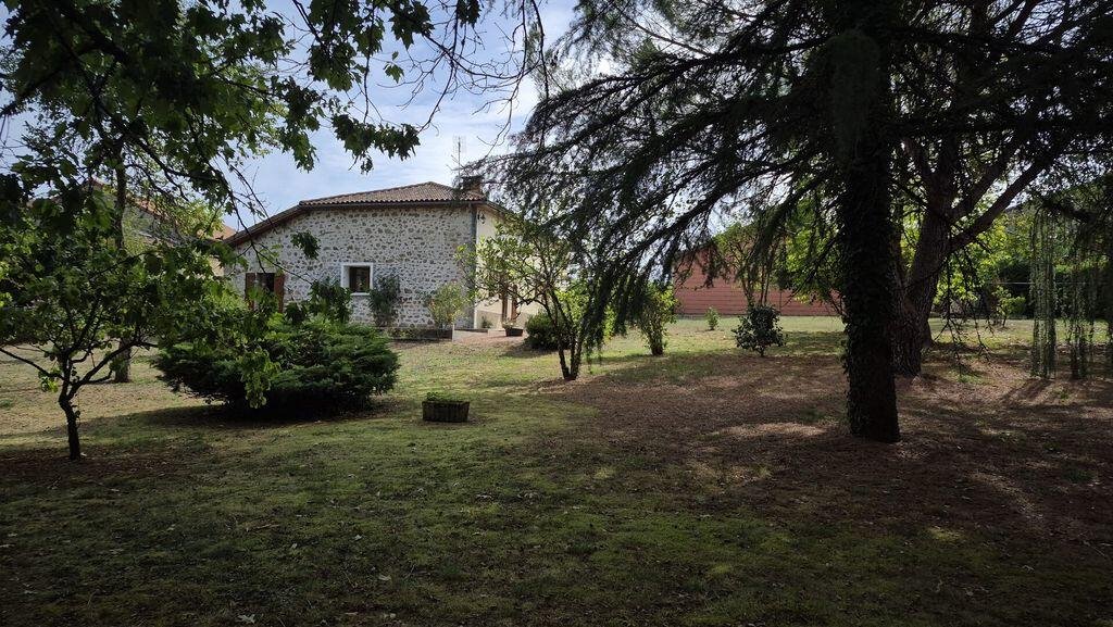 Maison à vendre, 2m², Piégut-Pluviers