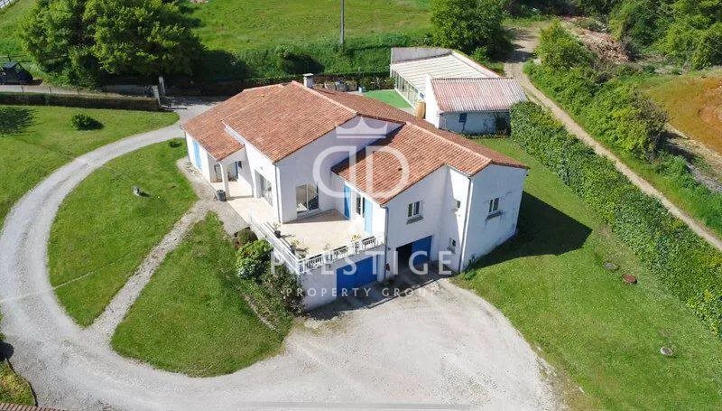 Maison à vendre, 552m², Ruffec