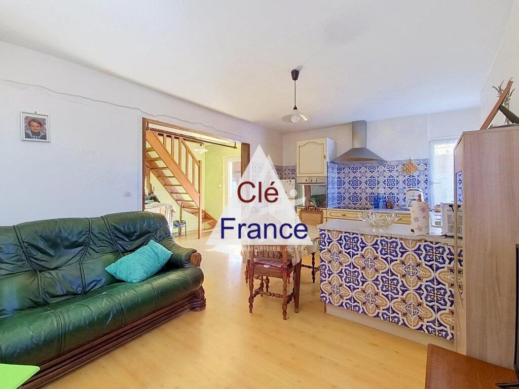 Maison à vendre, 2m², Le Mont-Saint-Adrien