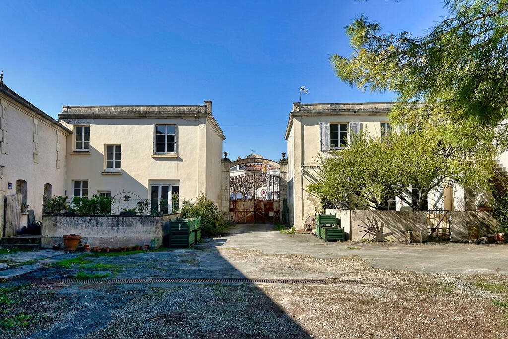 Maison à vendre, 4m², Saint-Jean-d'Angély