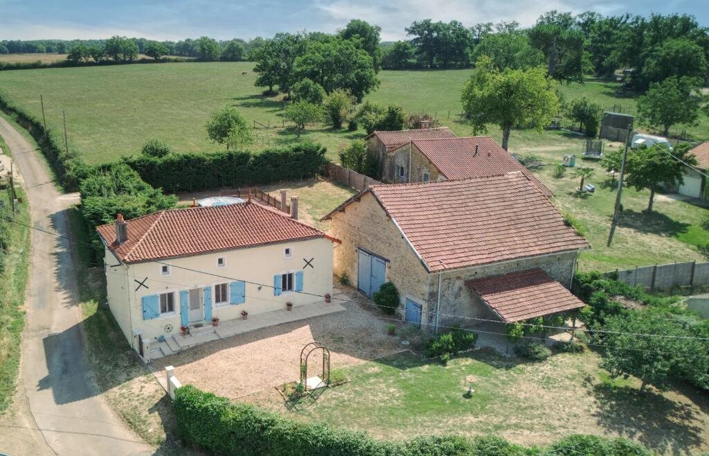 Maison à vendre, 126m², Pleuville