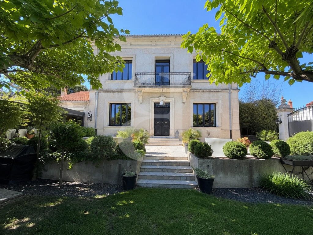 Maison à vendre, 218m², L'Isle-sur-la-Sorgue