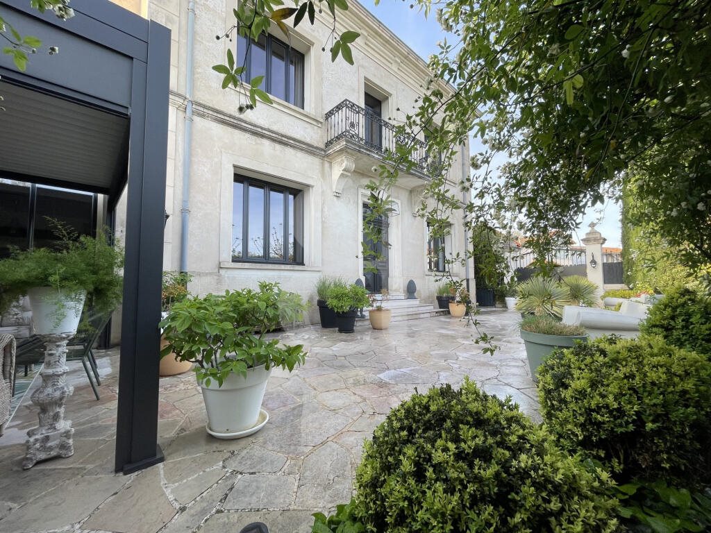 Maison à vendre, 218m², L'Isle-sur-la-Sorgue