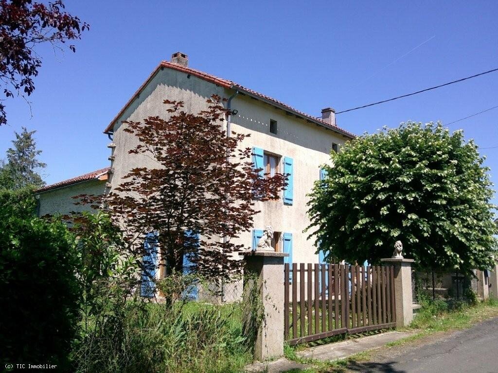 Maison à vendre, 4m², Charroux