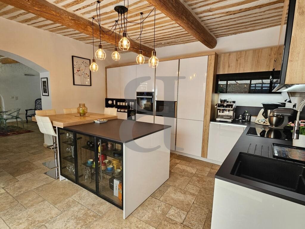Maison à vendre, 398m², Sainte-Cécile-les-Vignes