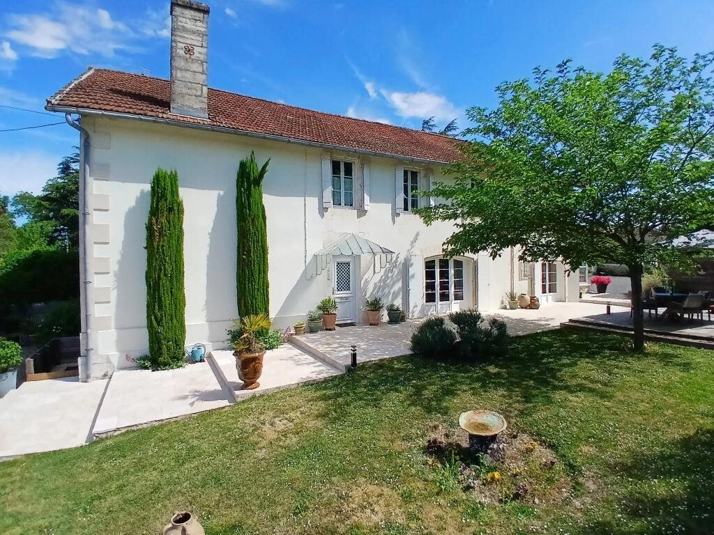 Maison à vendre, 266m², Villebois-Lavalette