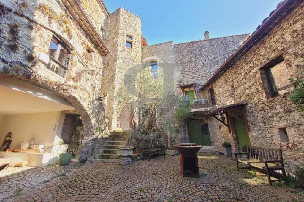 Maison à vendre, 337m², La Bégude-de-Mazenc