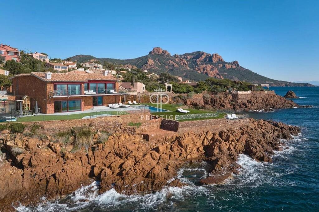 Maison à vendre, 310m², Saint-Raphaël