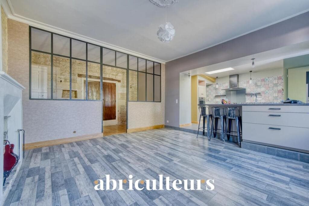 Maison à vendre, 242m², Saintes