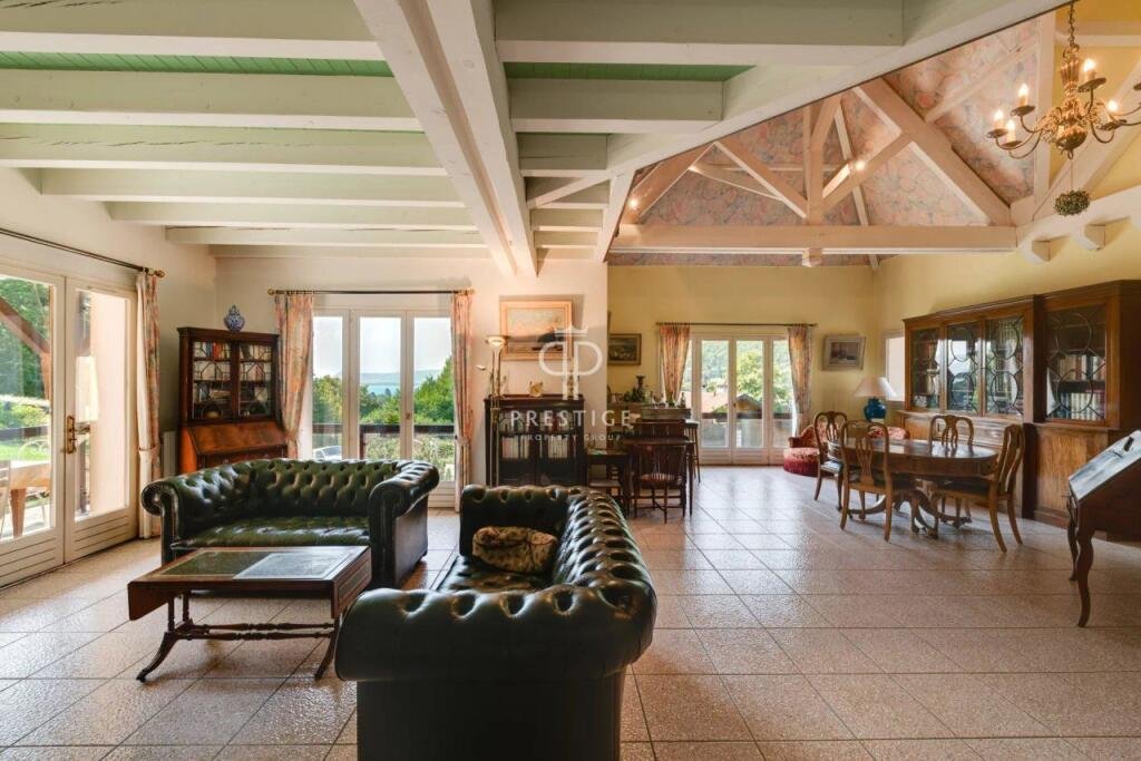 Maison à vendre, 242m², Menthon-Saint-Bernard
