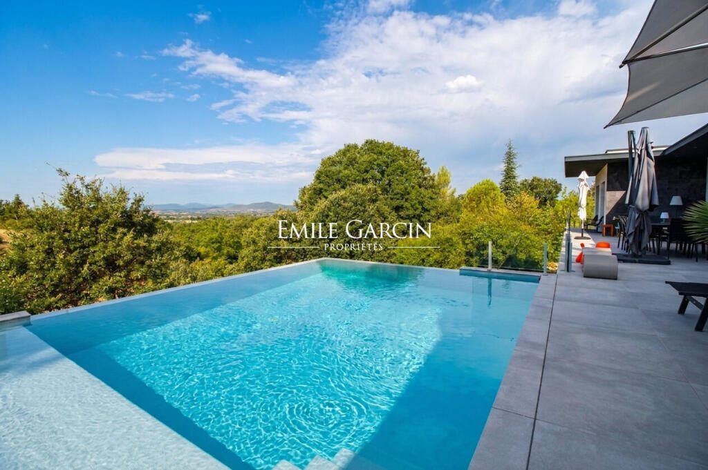 Maison à vendre, 4m², Barjac