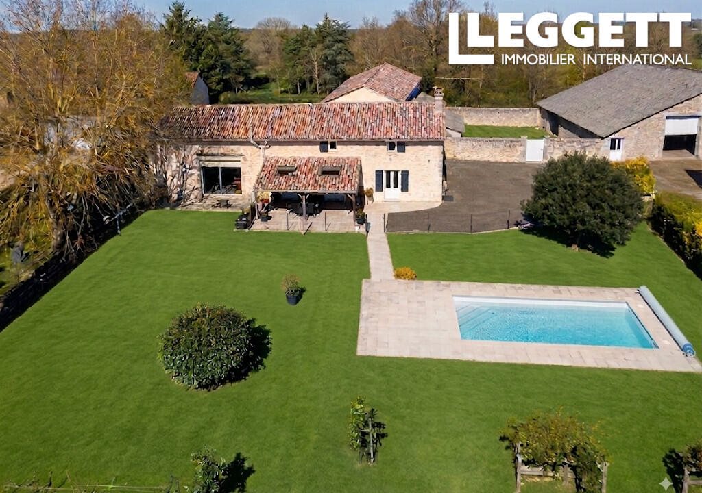 Maison à vendre, 236m², Sommières-du-Clain