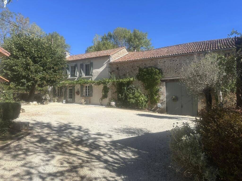 Maison à vendre, 180m², Montbron