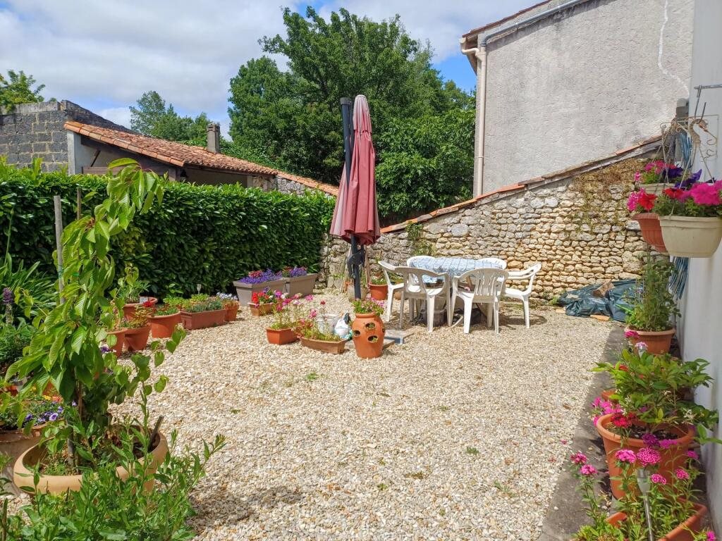 Maison à vendre, 113m², Saint-Genis-de-Saintonge