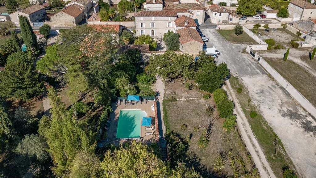 Maison à vendre, 255m², Hiersac