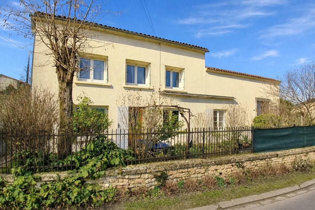 Maison à vendre, 99m², Saint-Fort-sur-le-Né