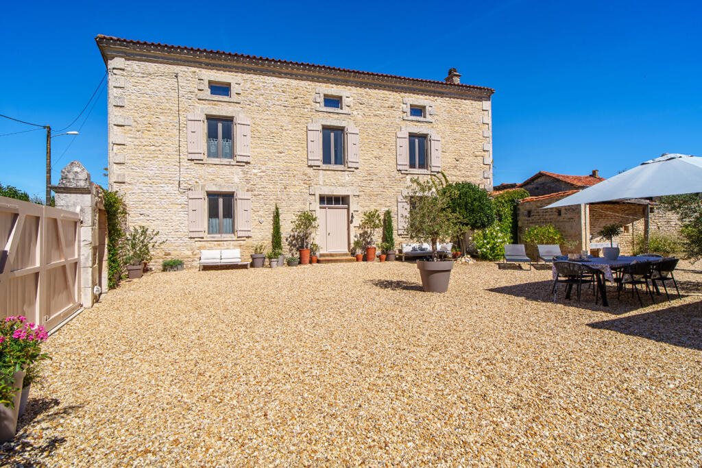 Maison à vendre, 3m², Charmé