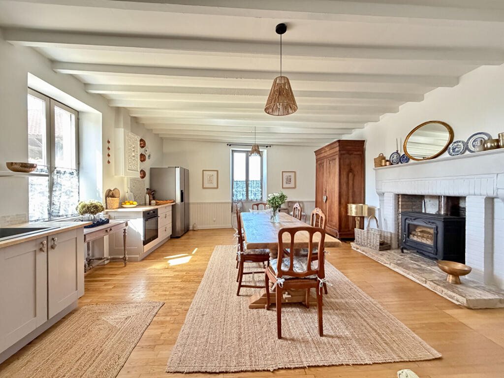 Maison à vendre, 3m², Charmé