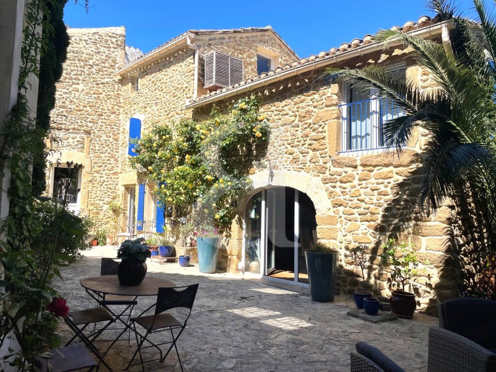 Maison à vendre, 288m², Sainte-Cécile-les-Vignes