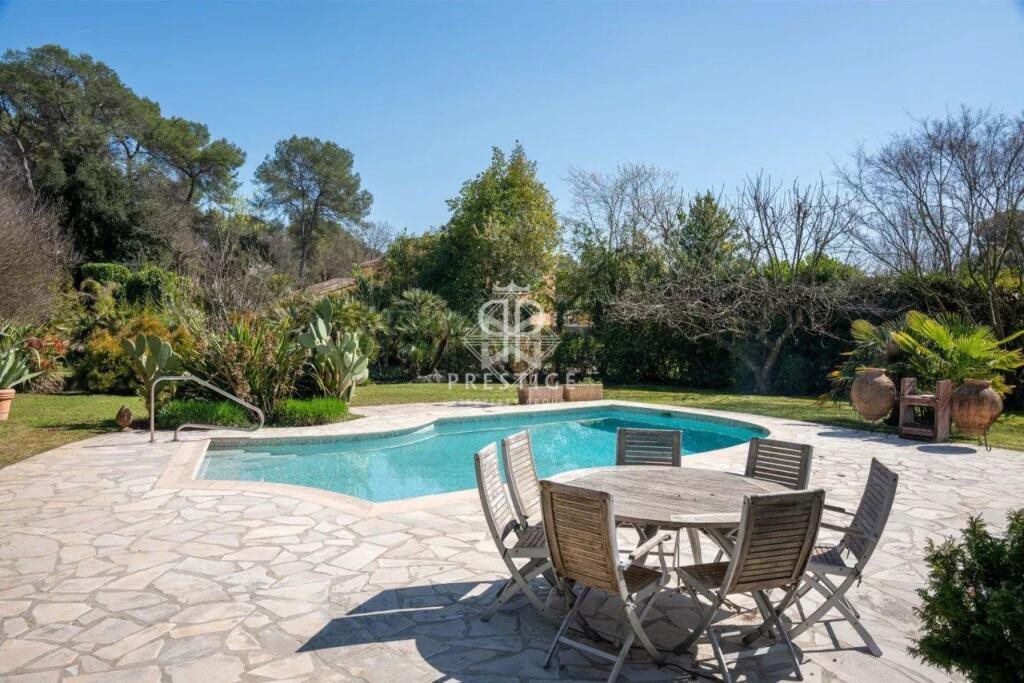 Maison à vendre, 214m², Roquefort-les-Pins