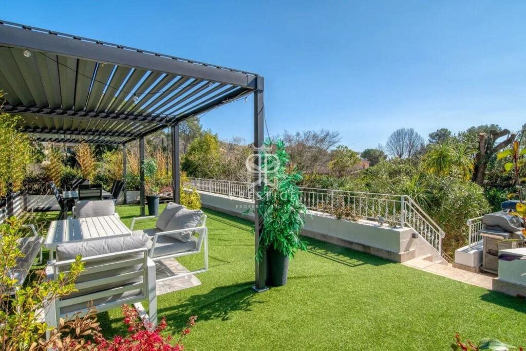 Maison à vendre, 214m², Roquefort-les-Pins