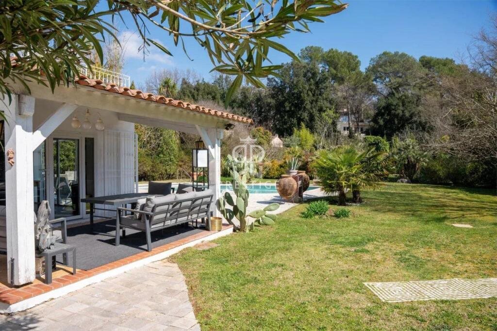 Maison à vendre, 214m², Roquefort-les-Pins