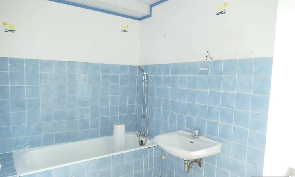 Maison à vendre, 3m², Brouains