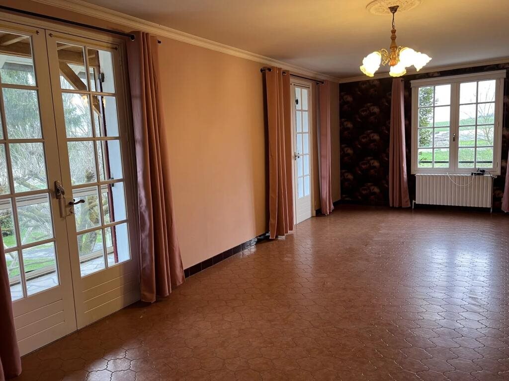 Maison à vendre, 196m², Verteillac