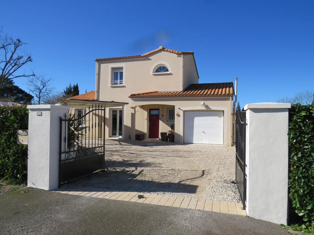 Maison à vendre, 107m², Saint-Maurice-le-Girard