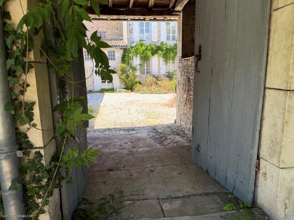 Maison à vendre, 5m², Champagne-Mouton