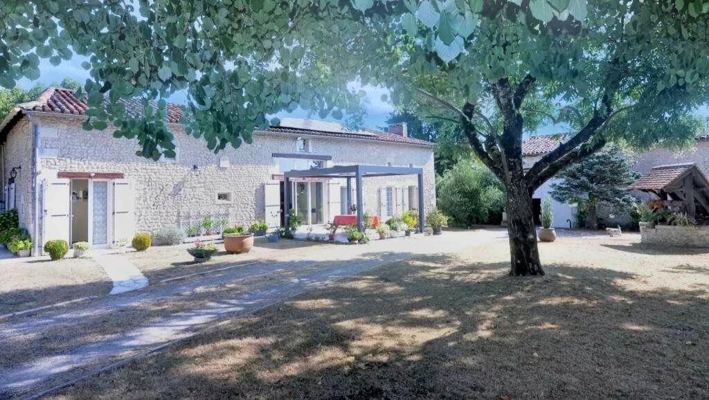 Maison à vendre, 180m², Aubeterre-sur-Dronne