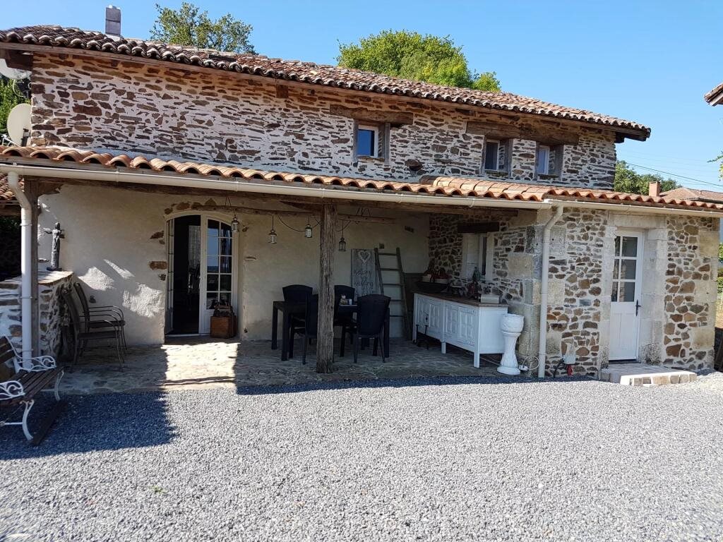 Maison à vendre, 120m², Cherves-Châtelars