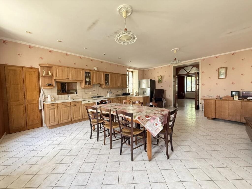 Maison à vendre, 377m², Tusson