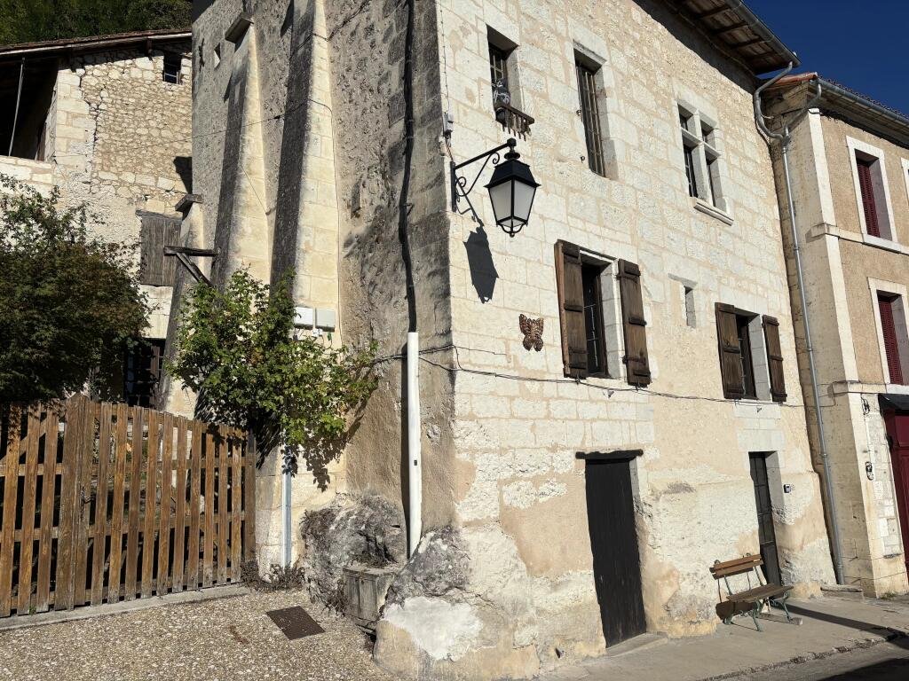 Maison à vendre, 138m², Aubeterre-sur-Dronne