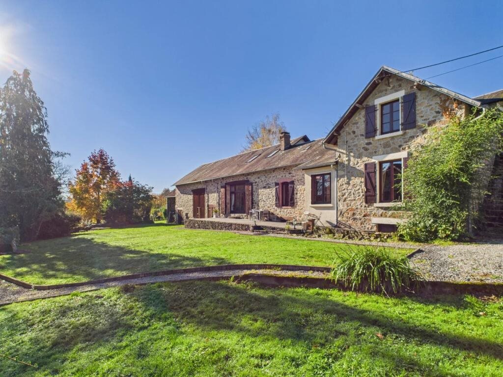 Maison à vendre, 234m², Saint-Yrieix-la-Perche